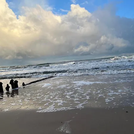 Апартаменты Zakrecona Fala Let's Sea